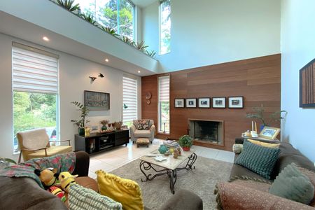 Casa de condomínio à venda com 344m², 4 quartos e 2 vagas Casa de condomínio à venda com 344m², 4 quartos e 2 vagasSala