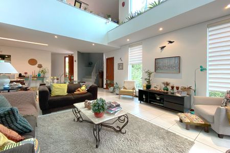 Casa de condomínio à venda com 344m², 4 quartos e 2 vagas Casa de condomínio à venda com 344m², 4 quartos e 2 vagasSala