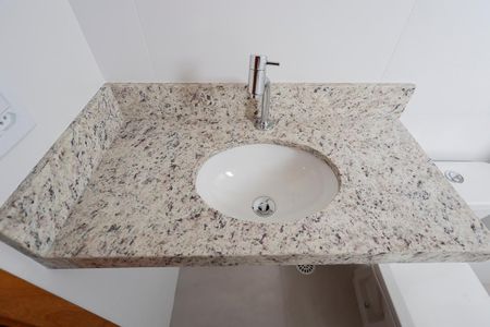 Apartamento à venda com 65m², 2 quartos e 1 vaga Apartamento à venda com 65m², 2 quartos e 1 vagaBanheiro da suíte