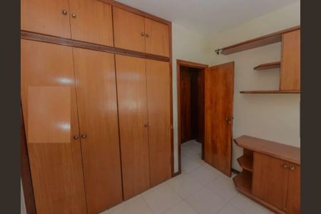 Apartamento à venda com 180m², 3 quartos e 2 vagasQuarto