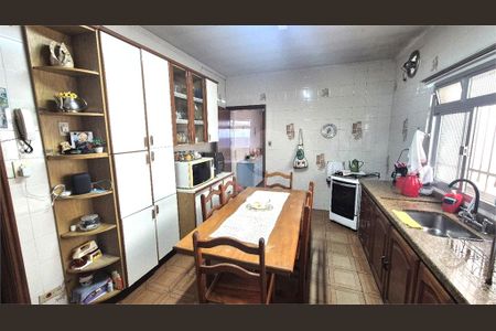 Casa à venda com 5 quartos, 150m² em Parque São Lucas, São Paulo