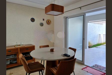 Casa à venda com 4 quartos, 272m² em Jardim Prudência, São Paulo