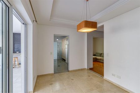 Casa à venda com 4 quartos, 272m² em Jardim Prudência, São Paulo