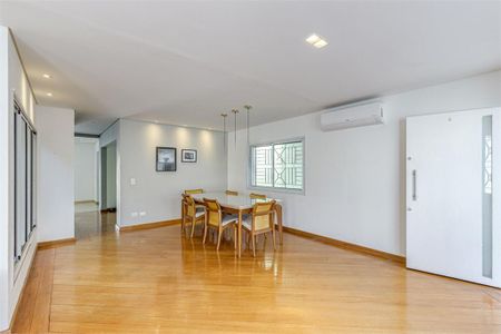 Casa à venda com 4 quartos, 272m² em Jardim Prudência, São Paulo