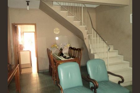 Casa à venda com 4 quartos, 174m² em Vila Bertioga, São Paulo