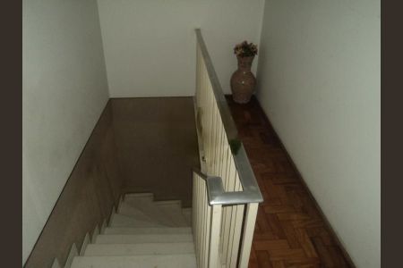 Casa à venda com 4 quartos, 174m² em Vila Bertioga, São Paulo