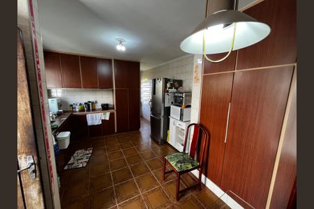 Casa à venda com 110m², 2 quartos e 2 vagas Casa à venda com 110m², 2 quartos e 2 vagasCozinha