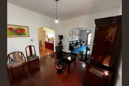 Casa à venda com 110m², 2 quartos e 2 vagas Casa à venda com 110m², 2 quartos e 2 vagasSala