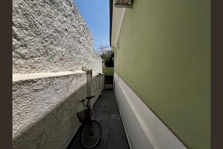 Casa à venda com 110m², 2 quartos e 2 vagas Casa à venda com 110m², 2 quartos e 2 vagasCorredor