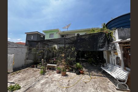 Casa à venda com 110m², 2 quartos e 2 vagas Casa à venda com 110m², 2 quartos e 2 vagasQuintal