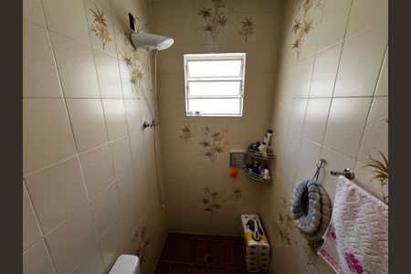 Casa à venda com 110m², 2 quartos e 2 vagas Casa à venda com 110m², 2 quartos e 2 vagasBanheiro