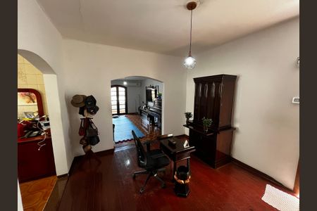 Casa à venda com 110m², 2 quartos e 2 vagas Casa à venda com 110m², 2 quartos e 2 vagasSala