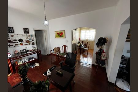 Casa à venda com 110m², 2 quartos e 2 vagas Casa à venda com 110m², 2 quartos e 2 vagasSala