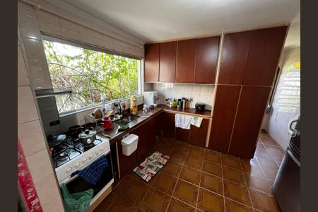 Casa à venda com 110m², 2 quartos e 2 vagas Casa à venda com 110m², 2 quartos e 2 vagasCozinha