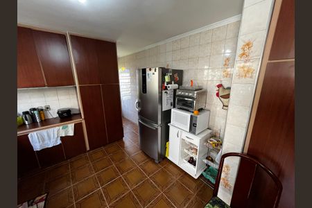 Casa à venda com 110m², 2 quartos e 2 vagas Casa à venda com 110m², 2 quartos e 2 vagasCozinha