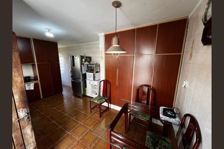 Casa à venda com 110m², 2 quartos e 2 vagas Casa à venda com 110m², 2 quartos e 2 vagasCozinha