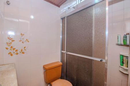 Casa à venda com 354m², 5 quartos e 3 vagasBanheiro 2