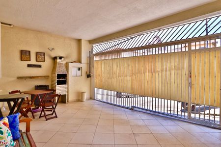 Casa para alugar com 115m², 2 quartos e 2 vagas Casa para alugar com 115m², 2 quartos e 2 vagasGaragem