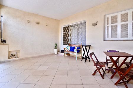 Casa para alugar com 115m², 2 quartos e 2 vagas Casa para alugar com 115m², 2 quartos e 2 vagasGaragem