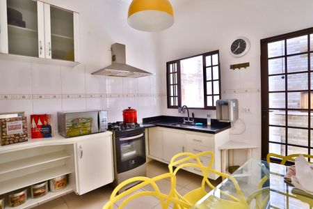 Casa para alugar com 115m², 2 quartos e 2 vagas Casa para alugar com 115m², 2 quartos e 2 vagasCozinha