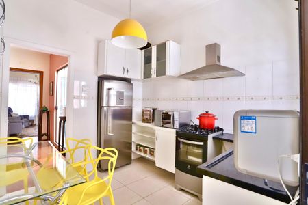 Casa para alugar com 115m², 2 quartos e 2 vagas Casa para alugar com 115m², 2 quartos e 2 vagasCozinha