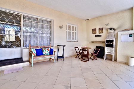 Casa para alugar com 115m², 2 quartos e 2 vagas Casa para alugar com 115m², 2 quartos e 2 vagasGaragem