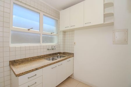 Apartamento à venda com 147m², 2 quartos e 2 vagas Apartamento à venda com 147m², 2 quartos e 2 vagasCozinha e Área de Serviço
