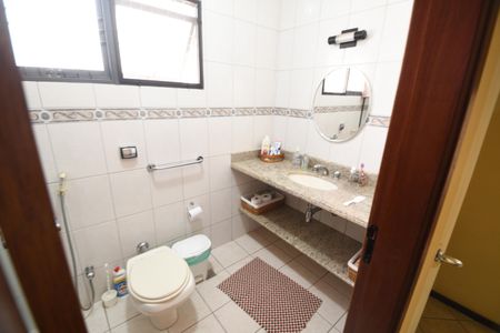 Casa à venda com 246m², 3 quartos e 2 vagasBanheiro Social
