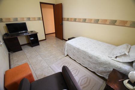 Casa à venda com 246m², 3 quartos e 2 vagasQuarto 2