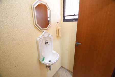 Casa à venda com 246m², 3 quartos e 2 vagasLavabo