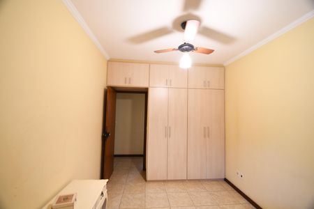 Casa à venda com 246m², 3 quartos e 2 vagasQuarto 1