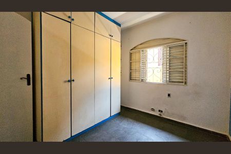 Casa à venda com 193m², 5 quartos e 2 vagas Casa à venda com 193m², 5 quartos e 2 vagasQuarto 4