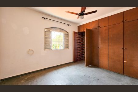 Casa à venda com 193m², 5 quartos e 2 vagas Casa à venda com 193m², 5 quartos e 2 vagasQuarto 2