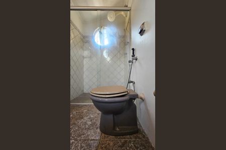 Casa à venda com 193m², 5 quartos e 2 vagas Casa à venda com 193m², 5 quartos e 2 vagasBanheiro 2