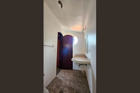 Casa à venda com 193m², 5 quartos e 2 vagas Casa à venda com 193m², 5 quartos e 2 vagasBanheiro 2