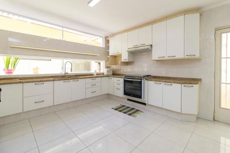 Casa à venda com 320m², 4 quartos e 3 vagasCozinha