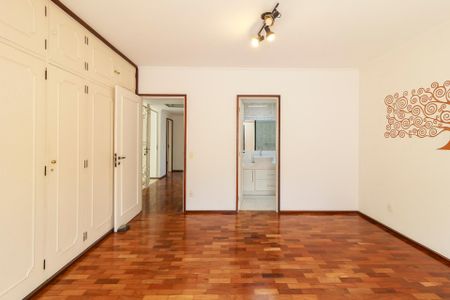 Casa à venda com 320m², 4 quartos e 3 vagasSuíte 1
