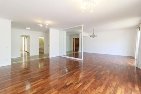 Casa à venda com 320m², 4 quartos e 3 vagasSala