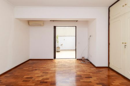 Casa à venda com 320m², 4 quartos e 3 vagasSuíte 1