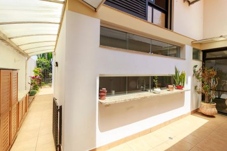 Casa à venda com 320m², 4 quartos e 3 vagasChurrasqueira