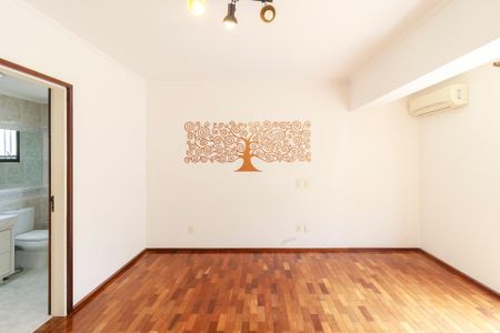 Casa à venda com 320m², 4 quartos e 3 vagasSuíte 1