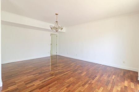 Casa à venda com 320m², 4 quartos e 3 vagasSala