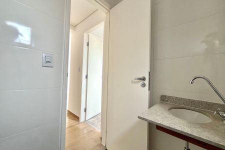 Apartamento para alugar com 38m², 2 quartos e sem vaga Apartamento para alugar com 38m², 2 quartos e sem vagaBanheiro