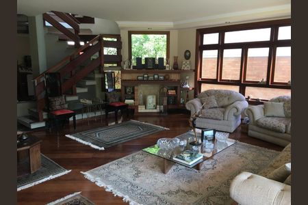 Foto 01 de casa de condomínio à venda com 5 quartos, 490m² em Residencial Cinco (Alphaville), Santana de Parnaíba