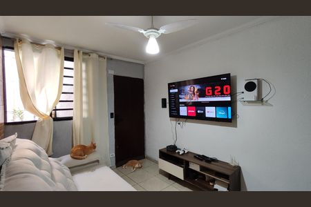 Sala de apartamento para alugar com 2 quartos, 53m² em Parque Dourado, Ferraz de Vasconcelos