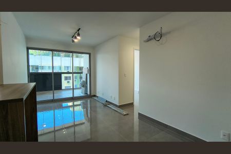 Sala de apartamento para alugar com 2 quartos, 81m² em Recreio dos Bandeirantes, Rio de Janeiro