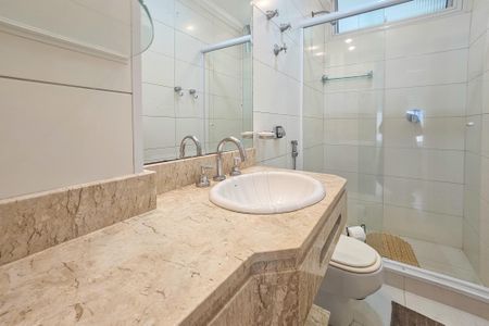 Apartamento para alugar com 66m², 2 quartos e 1 vagaBanheiro