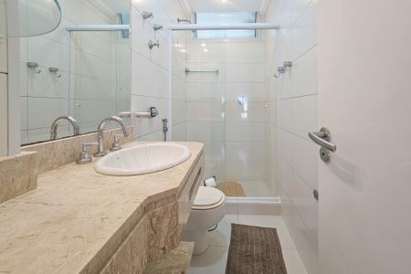 Apartamento para alugar com 66m², 2 quartos e 1 vagaBanheiro