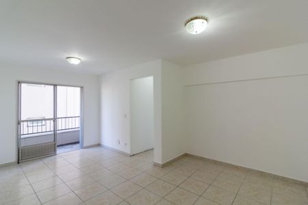 Apartamento à venda com 71m², 2 quartos e 1 vagaSala