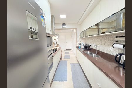 Apartamento à venda com 92m², 2 quartos e 2 vagasCozinha